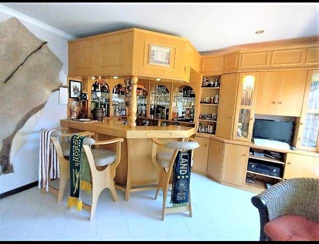 5 BEDROOM HOUSE FOR SALE IN MEYERSDAL